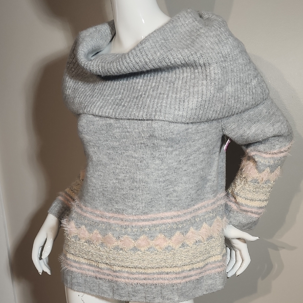 Caslon Gray Sweater with Pink and Cream Accents - Picture 2 of 8
